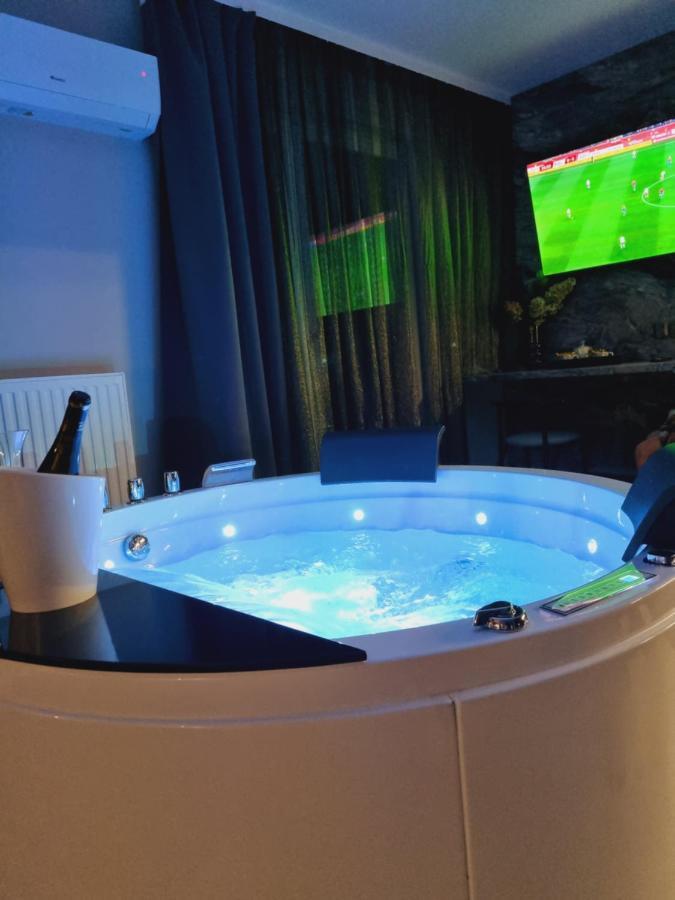 Apartament Jacuzzi Krakau Exterior foto